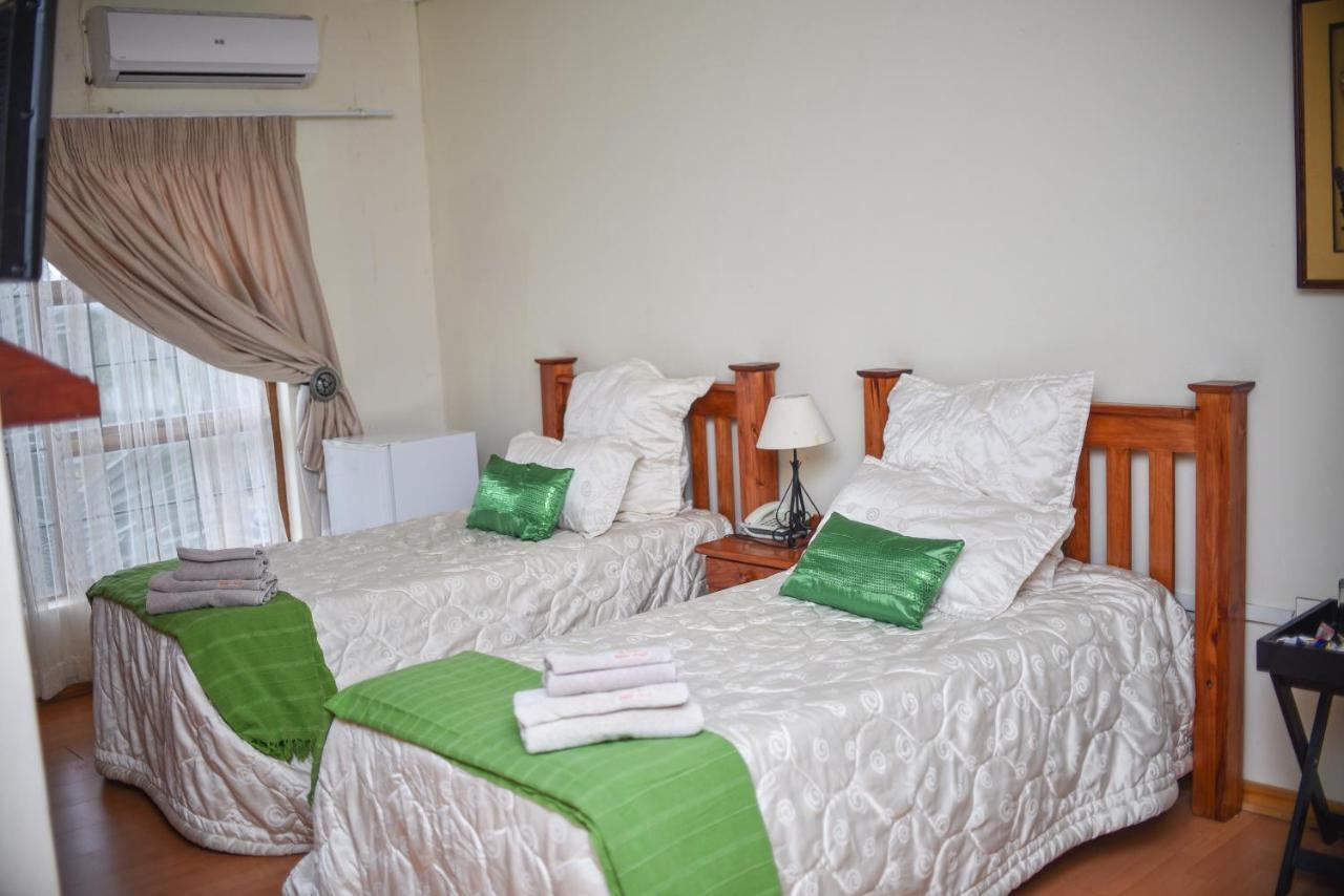 Tshedza Guest Lodge หลุยส์ทริคาร์ดท์ ภายนอก รูปภาพ